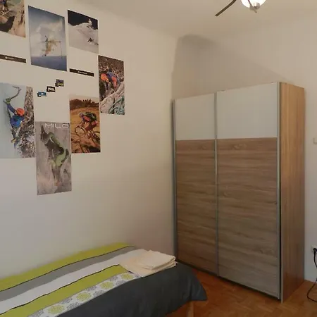 With Free Car Parking, Wifi And Bikes For Free Apartment *