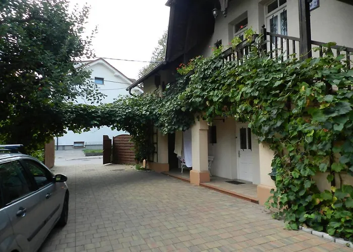 With Free Car Parking, Wifi And Bikes For Free アパート *