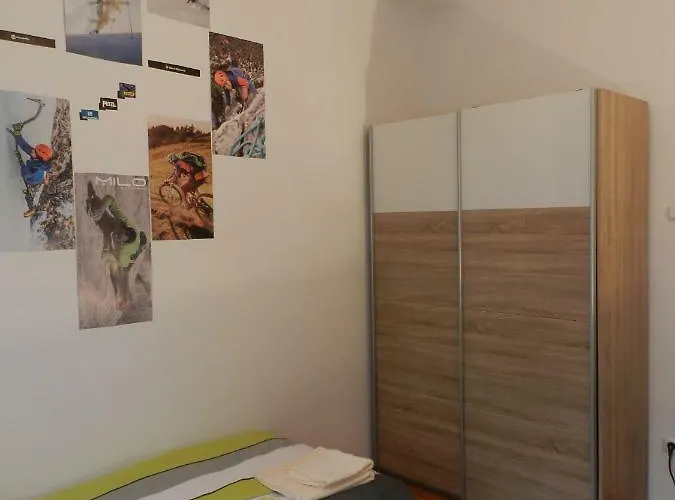 With Free Car Parking, Wifi And Bikes For Free דירה *